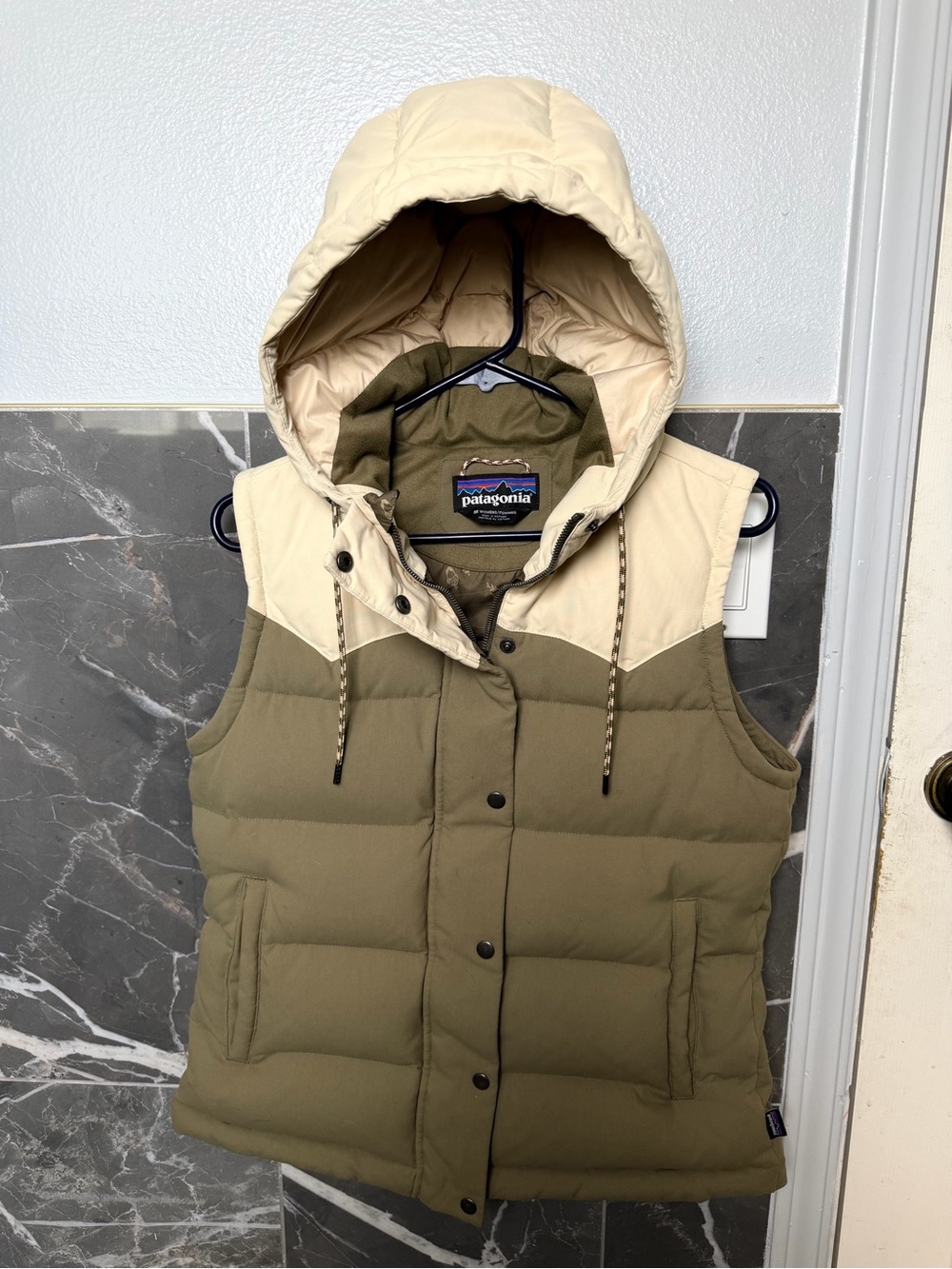 Patagonia hooded bivy down vest - Picture 7 of 9